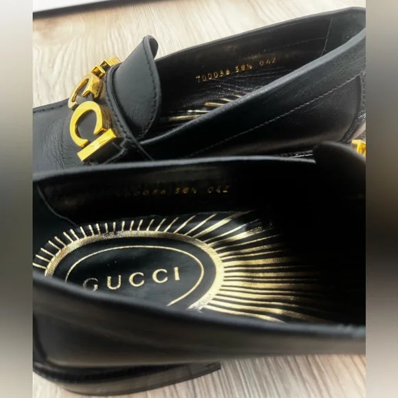Authentic Gucci Cara Logo Loafers - Picture 4 of 8